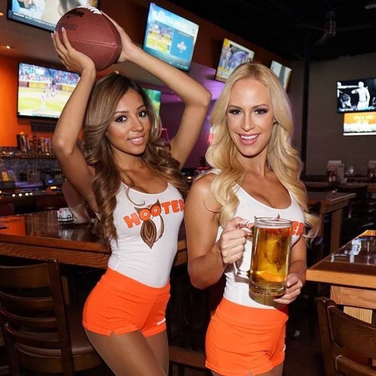 hot hooters babes