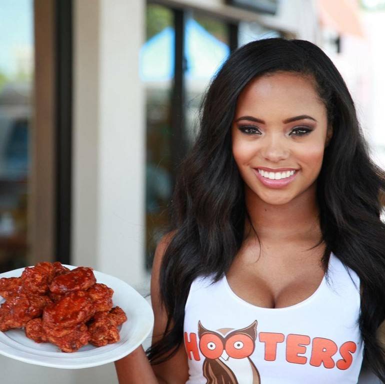 busty hooters waitress